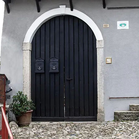 B&B La Corte Di Alzo 펠라