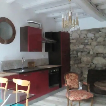 ベッド・アンド・ブレックファスト La Corte Di Alzo ペッラ